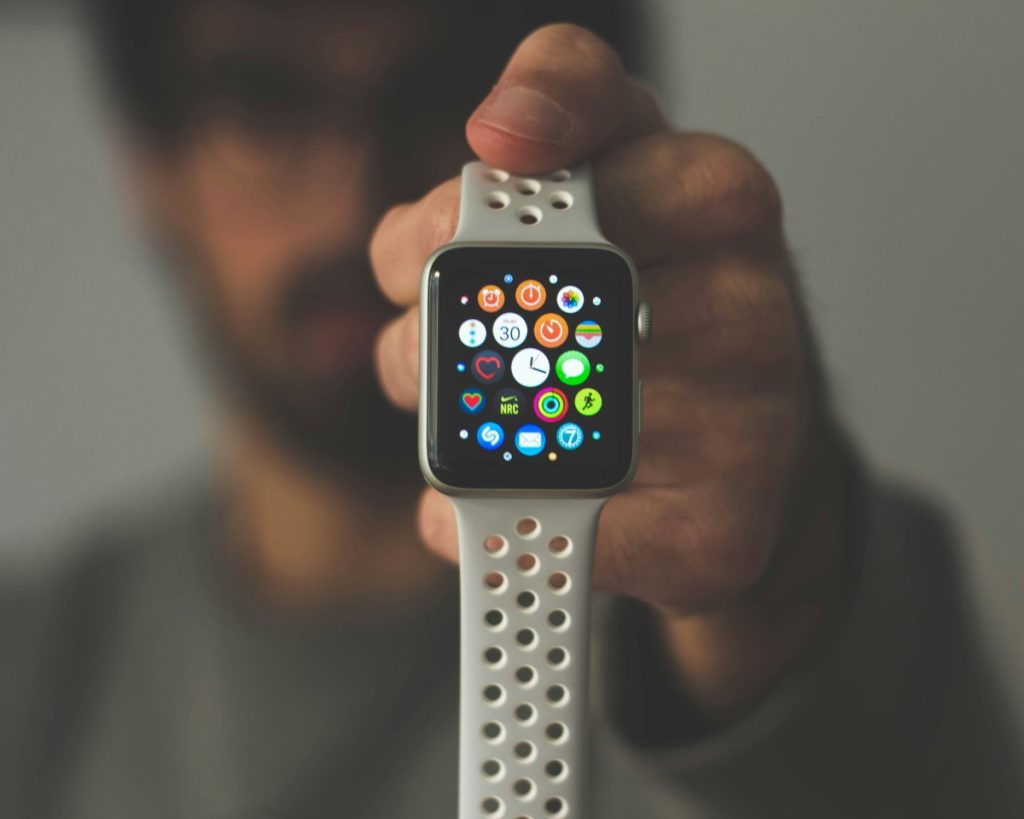 smartwatch for aging parents with GPS