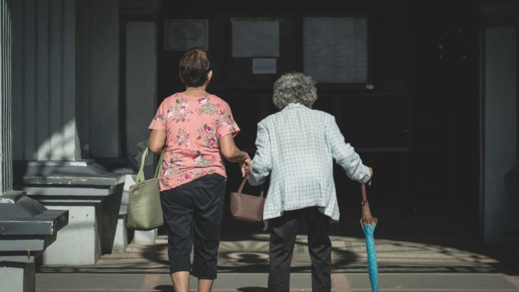 how to help and handle aging parents